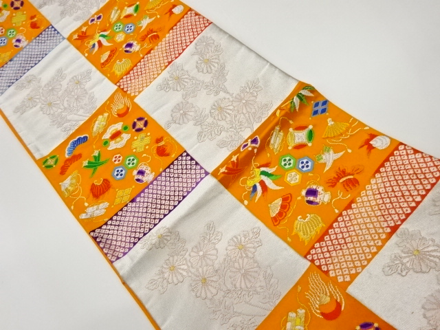 色紙に宝尽くし・鹿の子・菊模様織出し袋帯